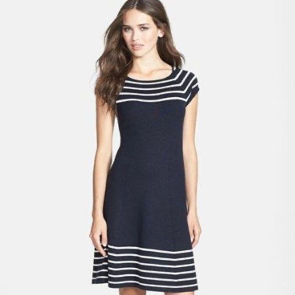 Eliza J EUC Fit & Flare knit cap sleeve navy and white nautical dress. Size L